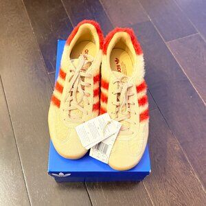 NWT Adidas Gazelle Fur Indoor Sneakers - Size 9